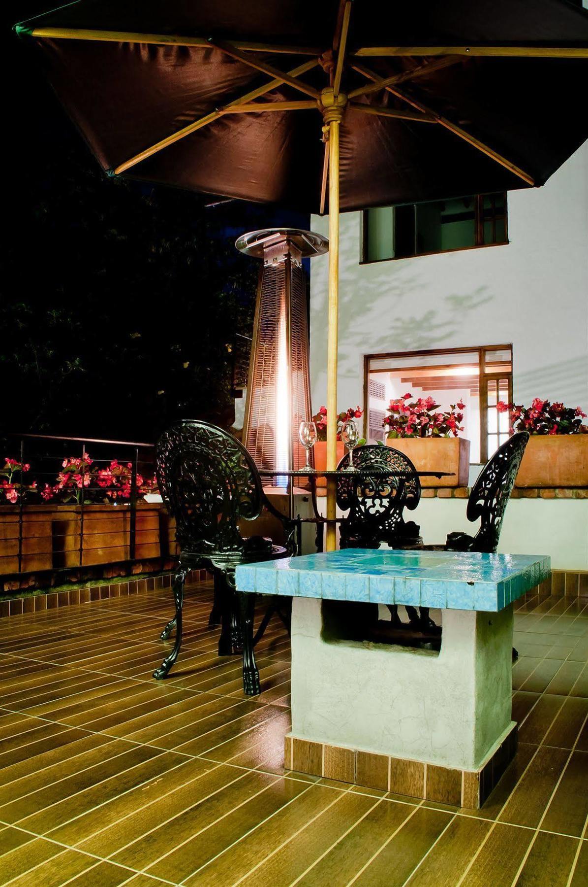 Hotel Casona Usaquen โบโกตา ภายนอก รูปภาพ