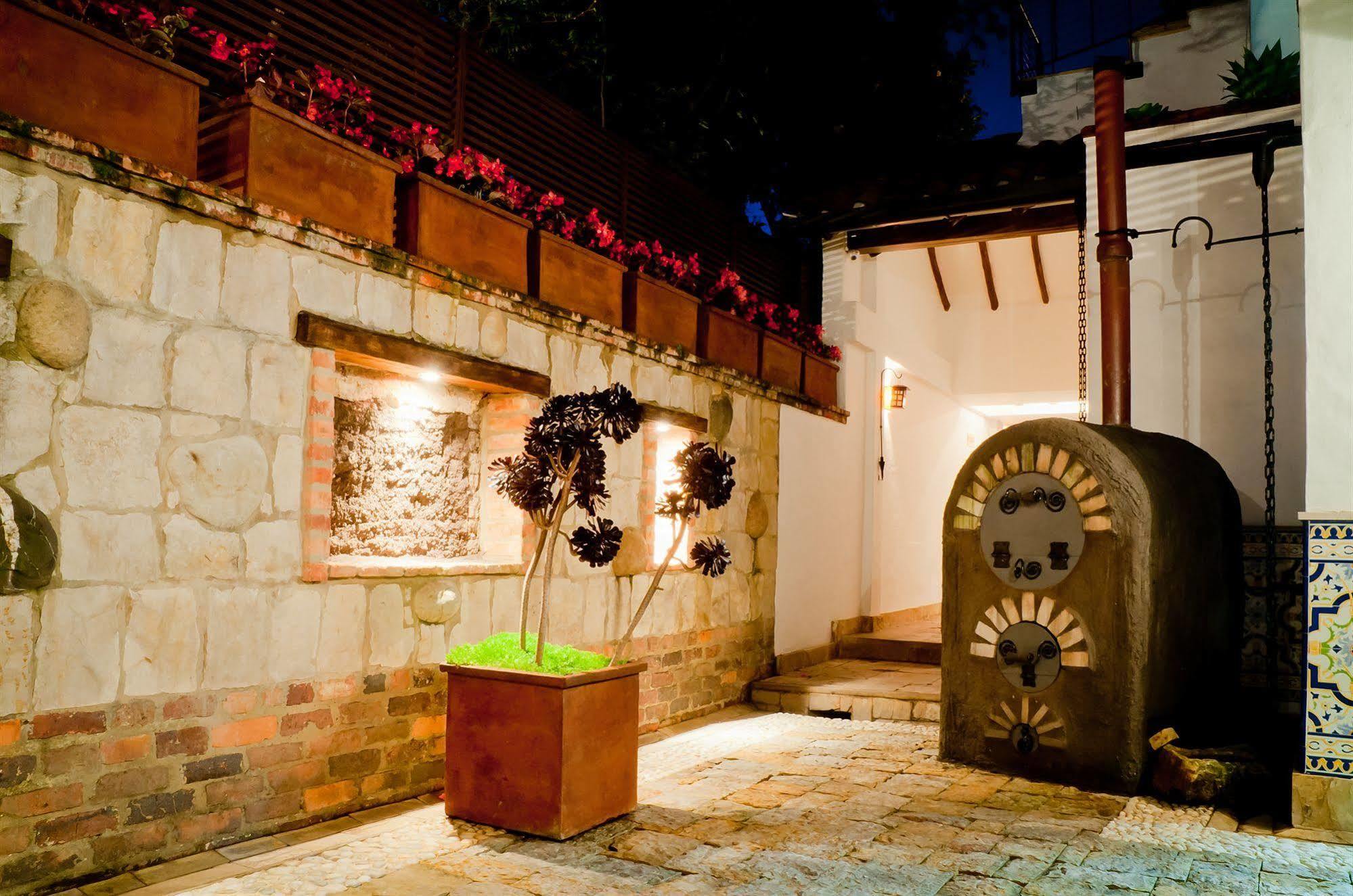 Hotel Casona Usaquen โบโกตา ภายนอก รูปภาพ